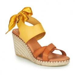 Chaussures Femme Sandales et Nu-pieds Pataugas FIONA Cognac / Jaune